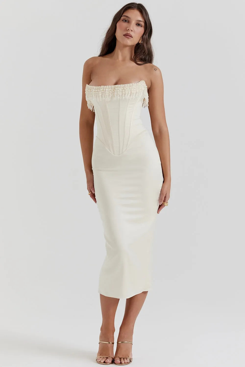 Vestido Midi Com Fileiras de Pérolas - Lindele Exclusive